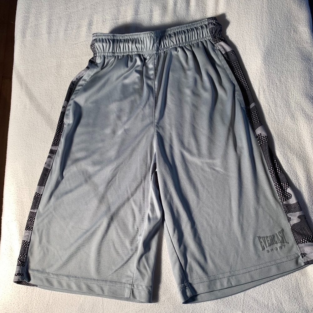 Everlast light gray shorts
